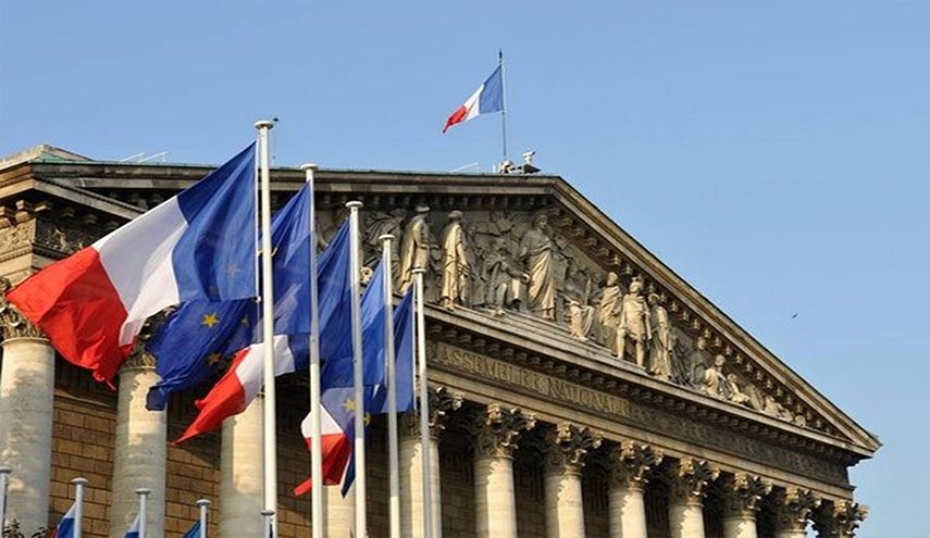 فرنسا تستدعي سفيرها في إيطاليا للتشاور