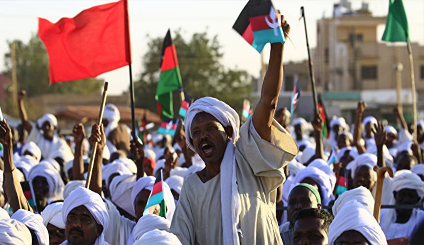 الأمن السوداني يفرق مظاهرة تضامنية مع المعتقلات في أم درمان 