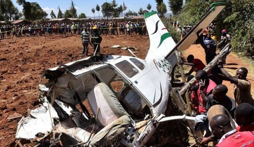 مصرع 5 أشخاص بينهم أمريكيين بتحطم طائرة في كينيا