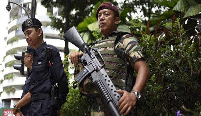 ماليزيا تعتقل 6 أشخاص بتهمة التخطيط لهجمات والانتماء لجماعة مسلحة