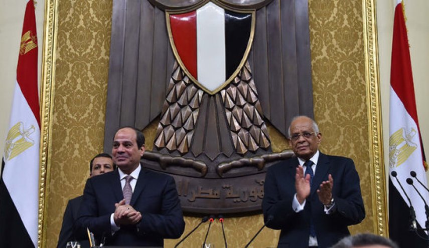 واکنش‌های تند به موافقت پارلمان مصر با تغییر قانون اساسی
