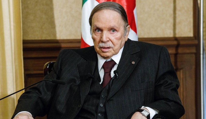 5 حافلات حملت أوراق ترشح بوتفليقة إلى العهدة الـخامسة!