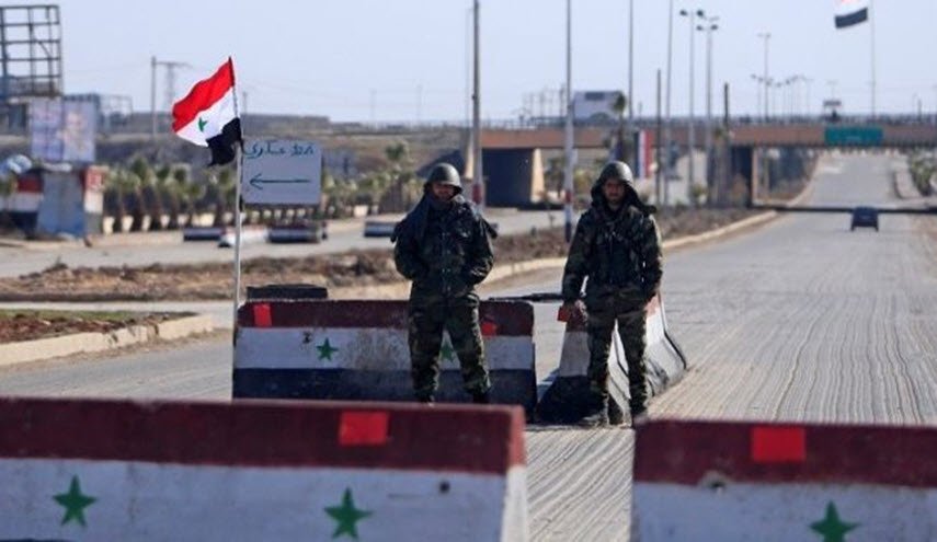 الأعلام السورية ترتفع في الرقة