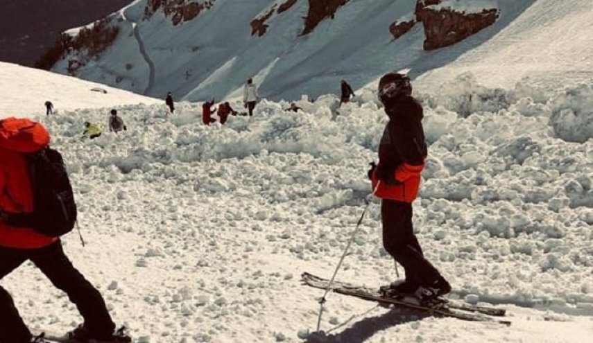 عدة أشخاص دفنوا بعد انهيار جليدي في سويسرا