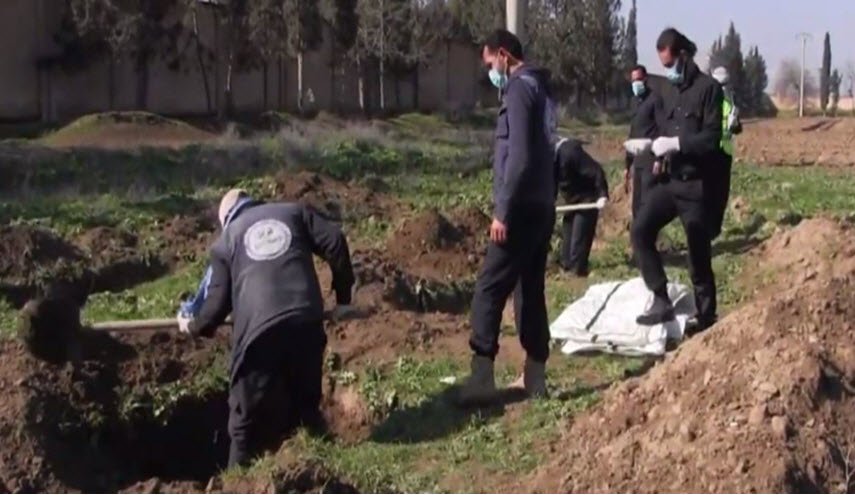 العثور على أكبر مقبرة جماعية لضحايا 'داعش' قرب الرقة