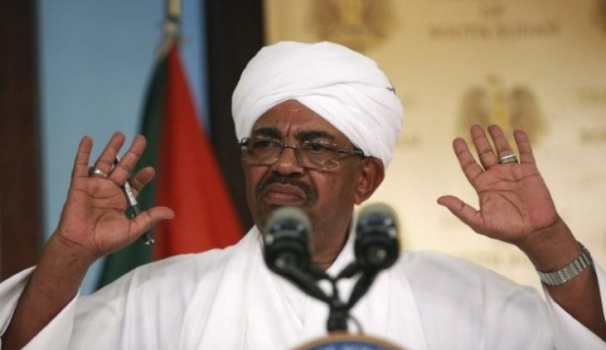 اعلام حالت فوق العاده و تشکیل دولت انتقالی در سودان/ کناره گیری «البشیر» از حزب حاکم