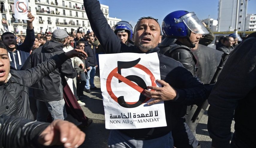 رغم حظر التظاهر..احتجاجات في الجزائر ضد ترشح بوتفليقة