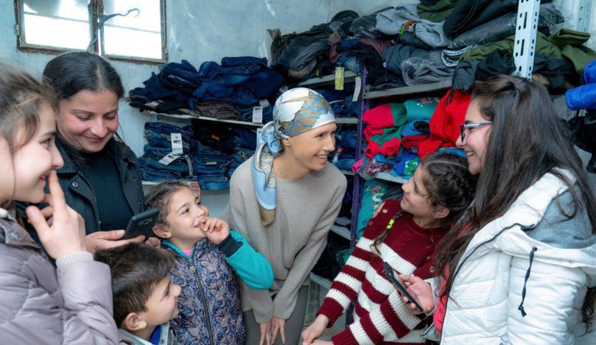 أسماء الأسد تزور مشاريع عائلات سورية في ريف حمص