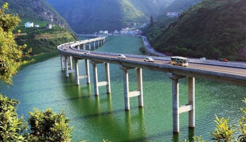 أجمل جسر فى الصين على طول مجرى نهر