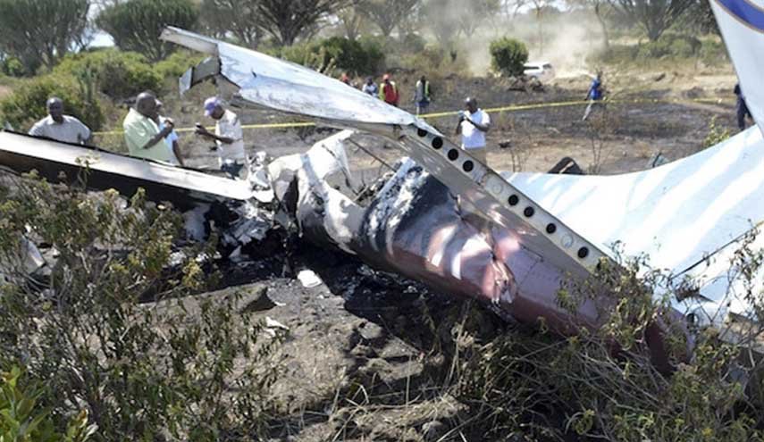 مصرع 4 أمريكيين وقائد طائرة فى تحطم مروحية شمالى كينيا