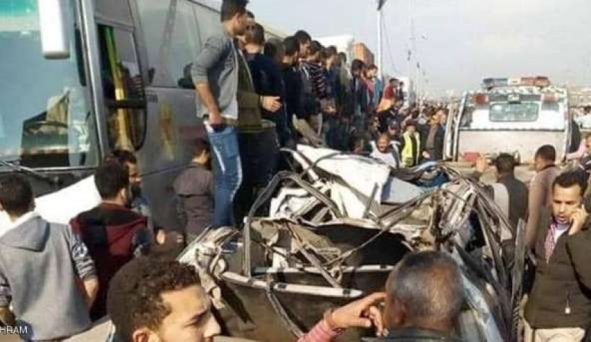  حادث 'مفجع' يخلف عشرات القتلى والجرحى على طريق رئيسي في مصر