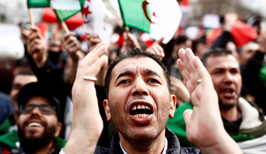 أول تعليق من الإتحاد الأوروبي على الإحتجاجات في الجزائر