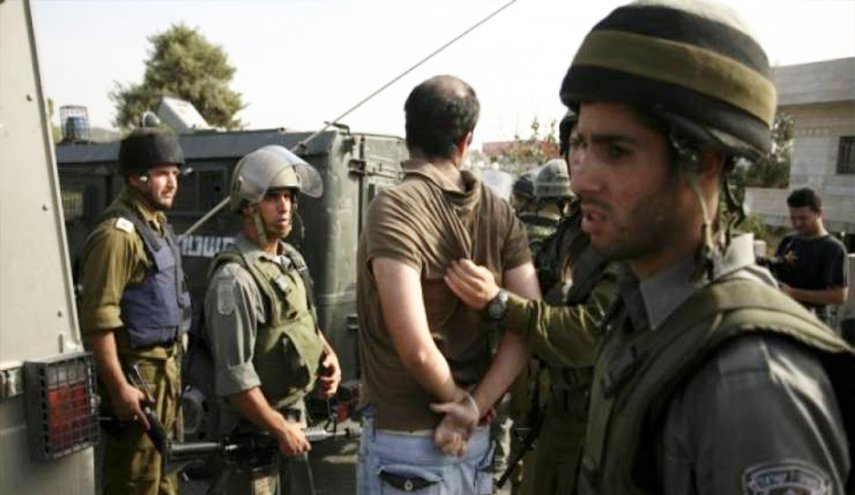 قوات الاحتلال تشن حملة دهم وتفتيش بالضفة وتعتقل 11 فلسطينيا