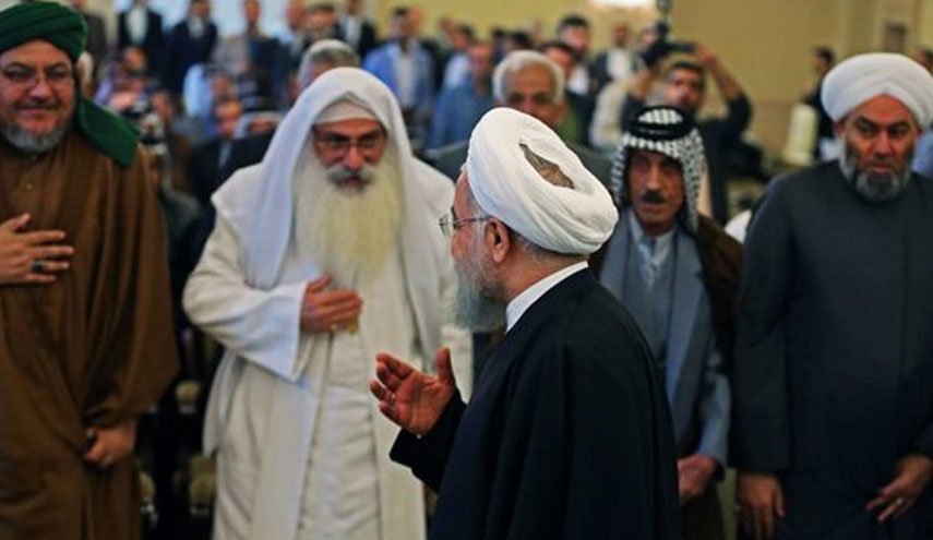 نشست صمیمی روحانی با سران اقوام و طوایف عراق/ تقدیر از نقش ایران در نجات عراق از داعش / مخالفت با تحریم های یکجانبه آمریکا علیه تهران