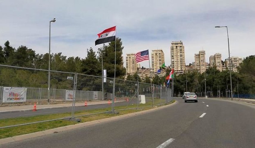 العلم السوري يرفرف أمام الكنيست الإسرائيلي