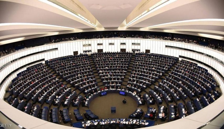 البرلمان الأوروبي يدعو لتعليق مفاوضات انضمام تركيا إلى الاتحاد