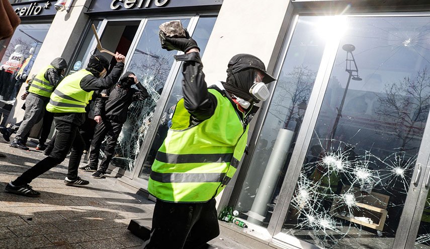 باريس تقر بثغرات أمنية سهّلت أعمال نهب خلال الاحتجاجات