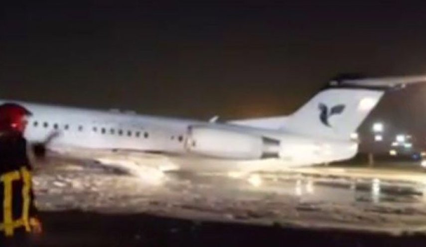 آتش سوزی یک فروند هواپیما در فرودگاه مهرآباد
