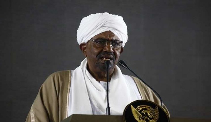 الرئيس السوداني يلزم أجهزة الدولة بمباشرة الأعمال عبر وزارة العدل