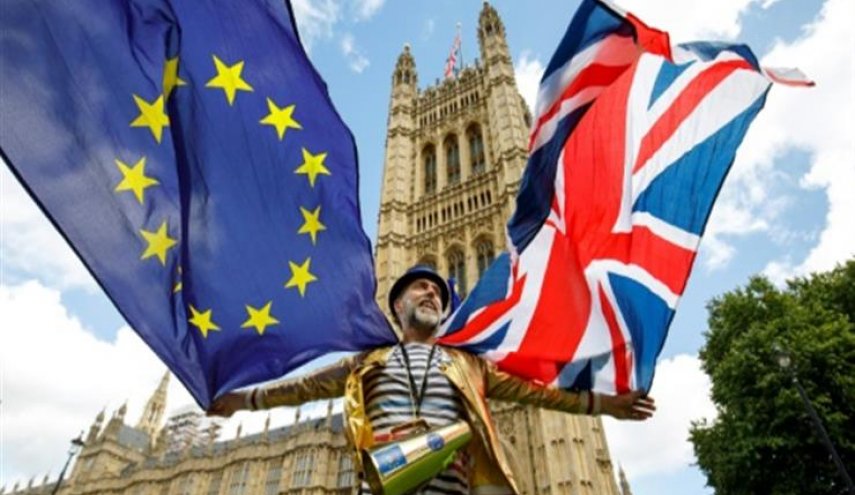 البريطانيون يدعمون الانسحاب من أوروبا ’بأي وسيلة’