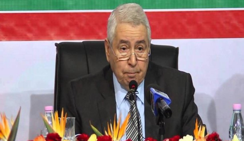 من هو القائم بأعمال الرئيس الجزائري؟