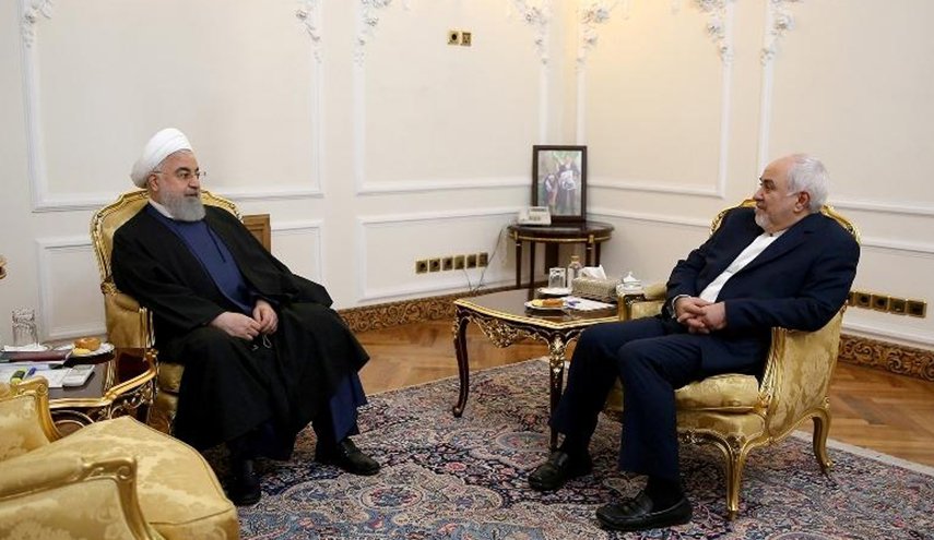 الرئيس روحاني يؤكد ضرورة العمل على تقليل تبعات الحظر السلبية
