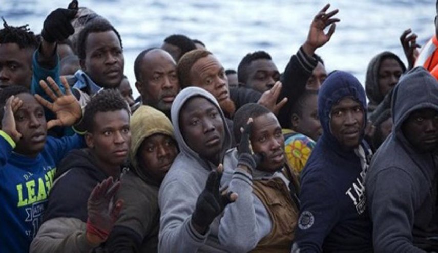 ليبيا.. إجلاء مئات المهاجرين من مركز احتجاز وسط تصاعد العنف