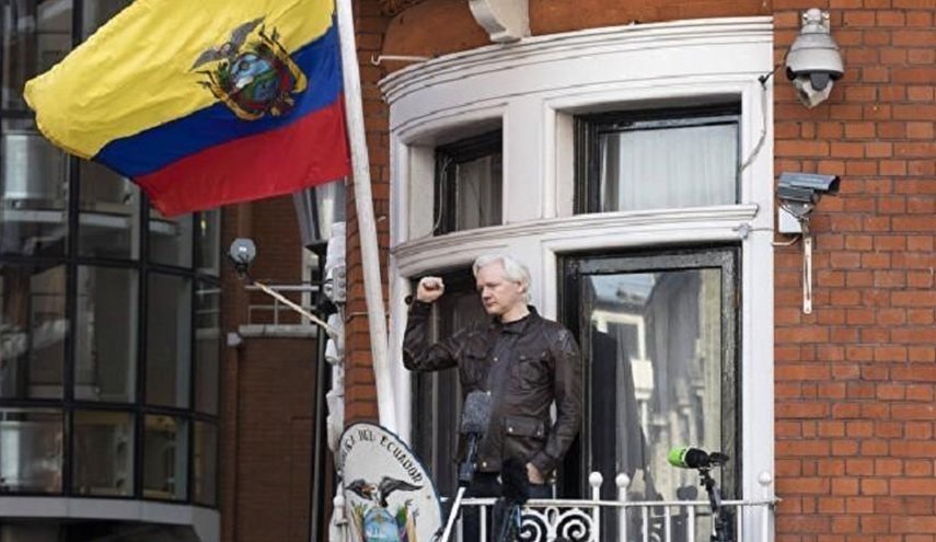 الإكوادور ترفض الأنباء حول نيتها طرد أسانج من سفارتها في لندن