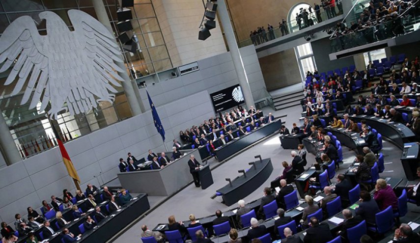 نائب في البرلمان الألماني يدعو لحل الناتو