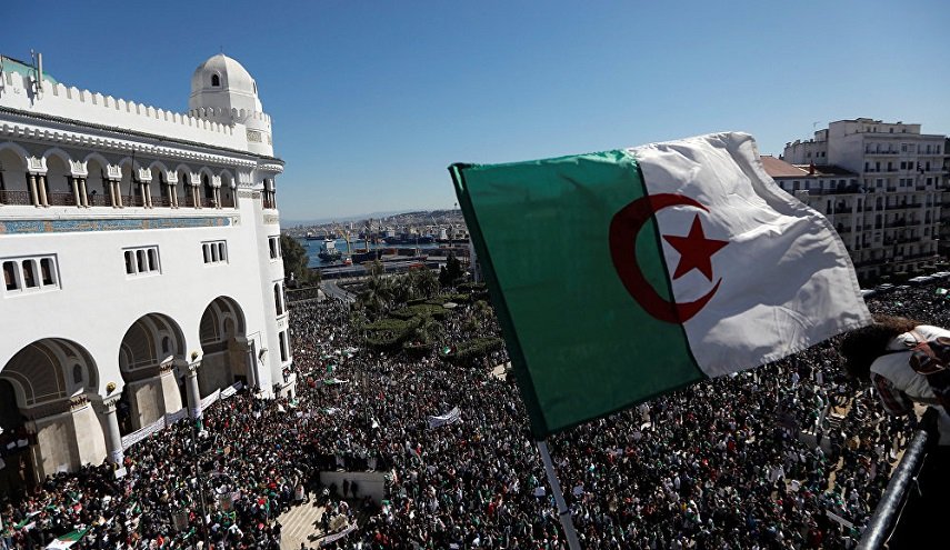 تحديد الرابع من تموز/يوليو موعدا للإنتخابات في الجزائر