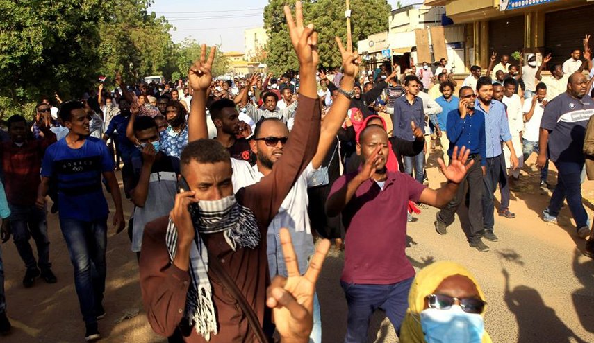مقتل 11 محتجا في الخرطوم بينهم 6 رجال أمن
