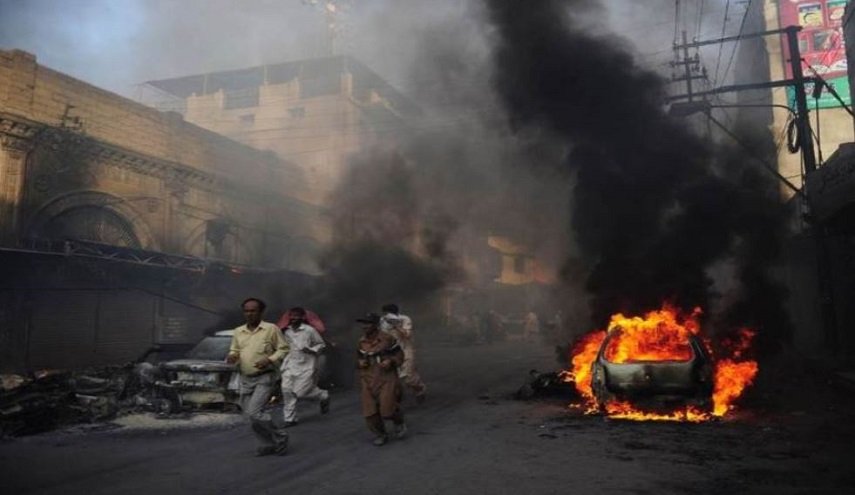 مصرع واصابة عشرات بتفجير في سوق تجاري جنوب غرب باكستان