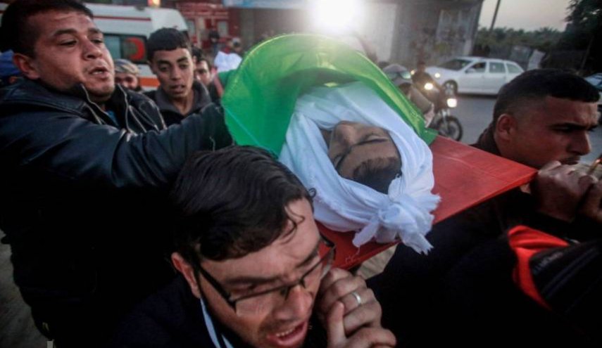 آلاف الفلسطينيين يشيعون جثمان الطفل الشهيد ميسرة موسى أبو شلوف