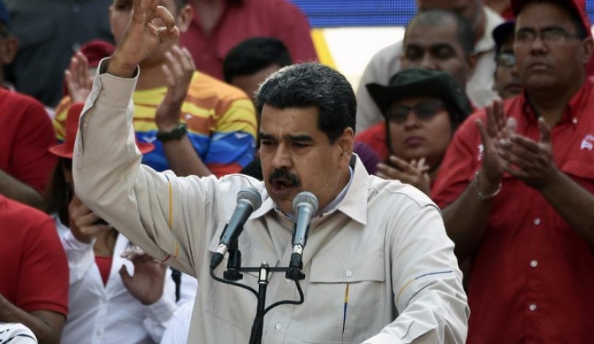 مادورو: قوات الدفاع الشعبي ستكون جزءا من الجيش