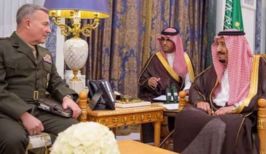 دیدار منطقه‌ای فرمانده سنتکام با شاه سعودی 