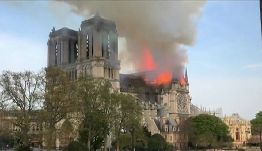 مدعي عام باريس: التحقيق يركز على فرضية الحريق العرضي في نكبة نوتردام