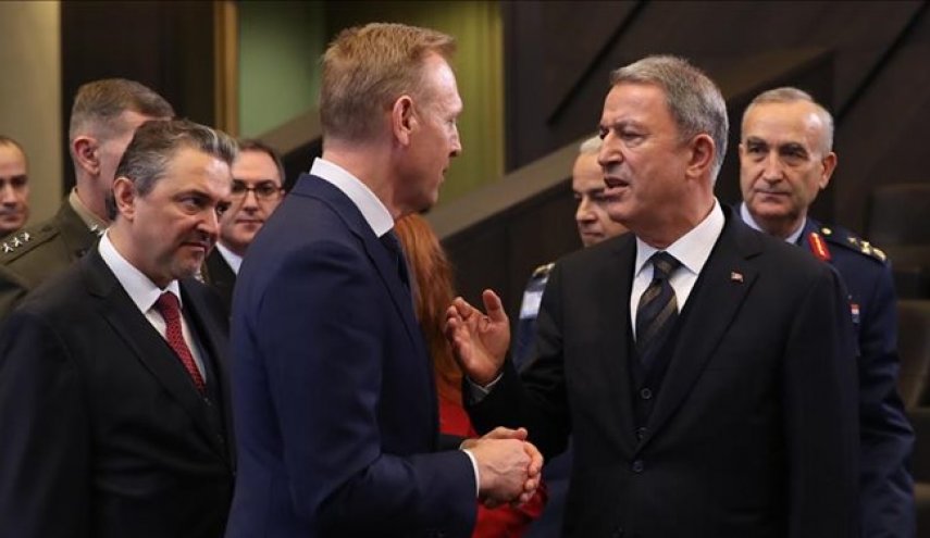 دیدار وزیر دفاع ترکیه و سرپرست وزارت دفاع آمریکا در واشنگتن
