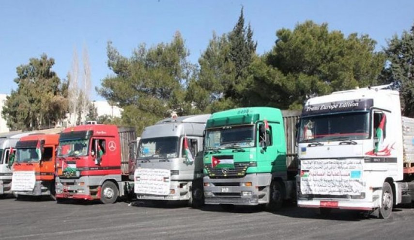 قافلة مساعدات أردنية في طريقها لقطاع غزة