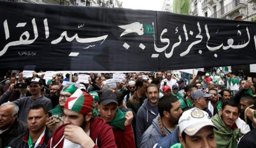تظاهرات الجزائری ها برای نهمین جمعه متوالی
