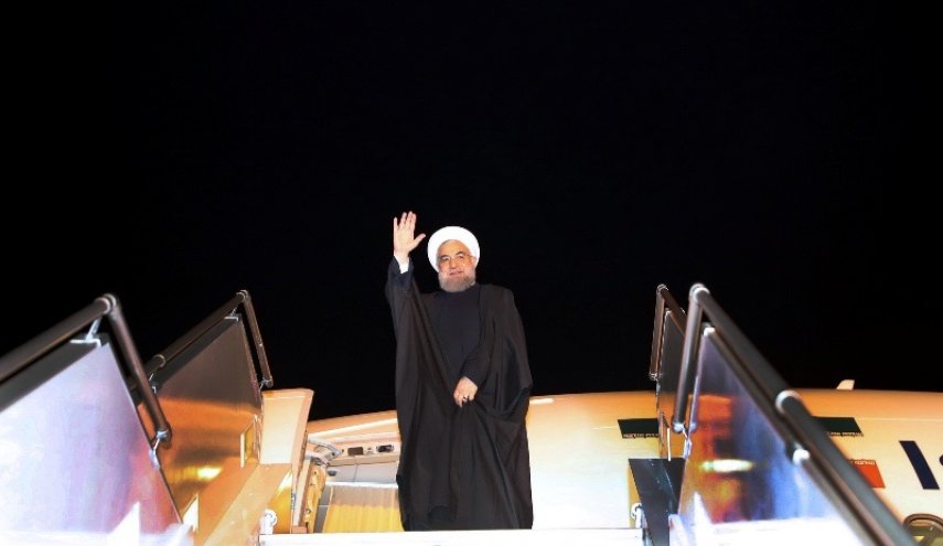 الرئيس روحاني يعود الى طهران في ختام زيارته لخوزستان