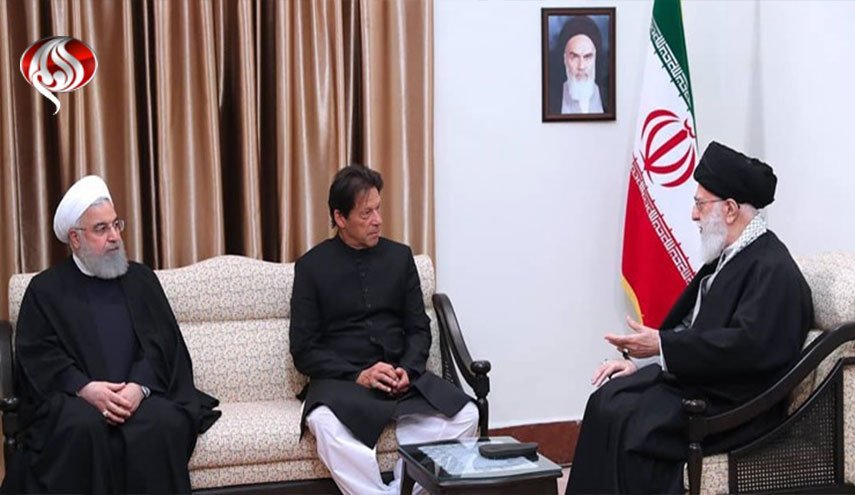 رهبر انقلاب: روابط ایران و پاکستان باید برخلاف میل دشمنان تقویت شود