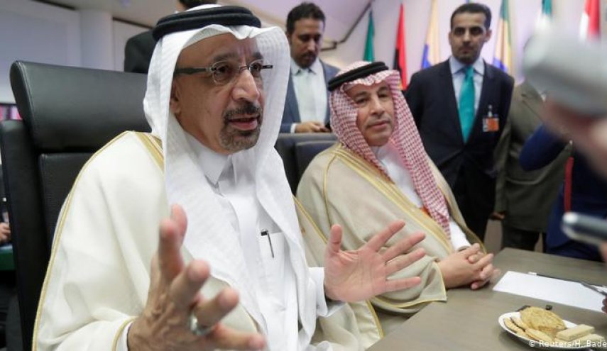 گزارش فوربس از مخمصه نفتی عربستان در برابر آمریکا و اوپک