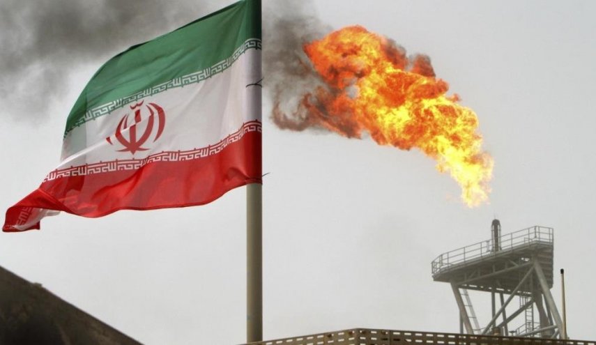 الهند تعلن انها ستواصل المشاورات بشأن النفط الايراني