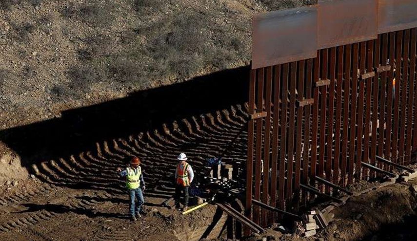 الولايات المتحدة تنشر 320 عسكريا اضافيا على الحدود مع المكسيك