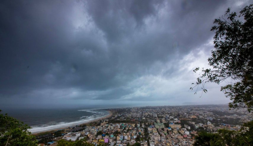 الهند.. إجلاء 800 ألف مواطن في انتظار إعصار مدمر