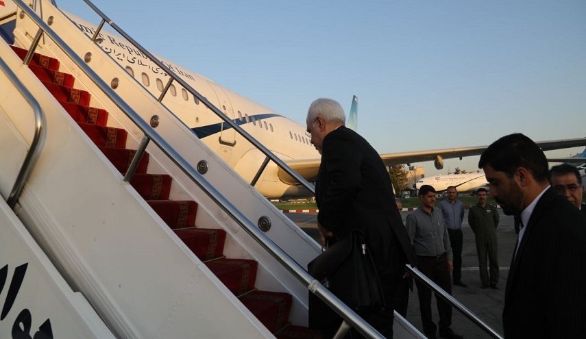 ظريف يغادر طهران متوجها إلى موسكو