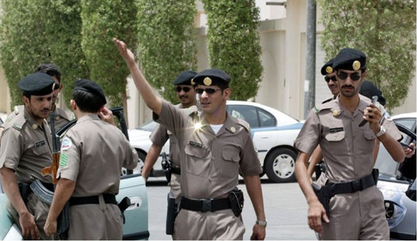 السعودية تؤجل محاكمة 15 معتقلاً في سجونها