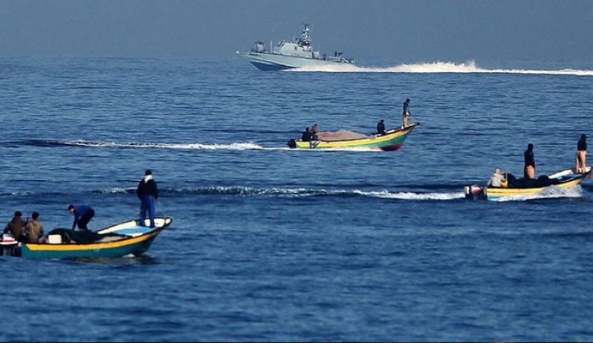 الاحتلال يعيد مساحة الصيد الى 12 ميل في بحر غزة