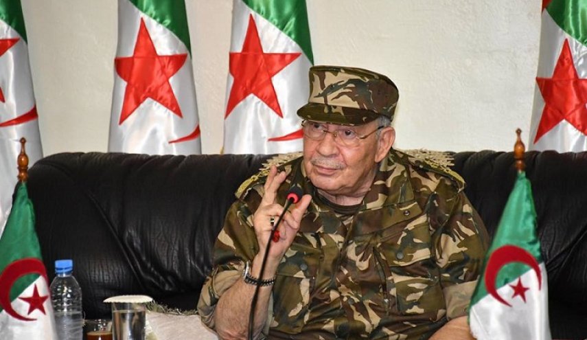 أول تصريحات لرئيس الأركان الجزائري بعد إحجام المرشحين عن خوض انتخابات الرئاسة