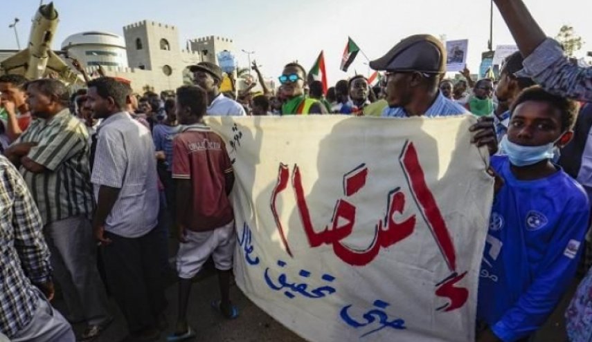 ’عسكر’ السودان يريدون تسليم السلطة اليوم قبل غد!